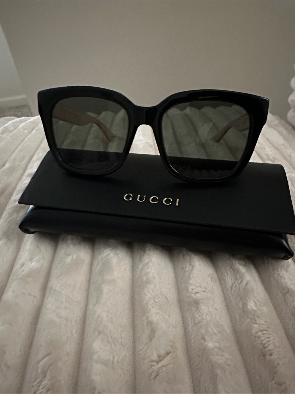 Gucci Black and Pink Sunglasses; NWOT